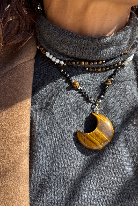 Bijou 2 en 1 au crochet LUNA | Collier ou Bracelet multi tours | Pendentif LUNE en pierre naturelle Œil de tigre - MTFORJEL