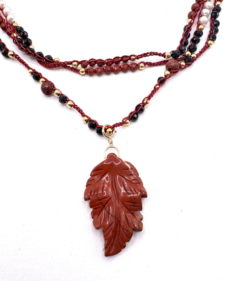 Bijou 2 en 1 au crochet FOGLIA | Collier 2 tours ou Bracelet multi tours | Pendentif  FEUILLE en pierre naturelle Jaspe rouge - MTFORJEL