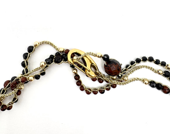 collier au crochet pendentif loup en pierre naturelle et or laminé