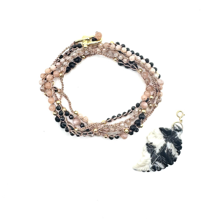 Bijou 2 en 1 au crochet FOGLIA | Collier ou Bracelet multi tours | Pendentif FEUILLE en pierre naturelle Jaspe neige - MTFORJEL