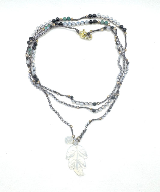 Bijou 2 en 1 au crochet FOGLIA | Collier ou Bracelet multi tours | Pendentif FEUILLE en pierre naturelle Opalite - MTFORJEL