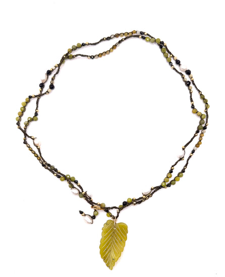 Collier au crochet FOGLIA 1 ou 2 tours | Pendentif FEUILLE en pierre naturelle Serpentine - MTFORJEL