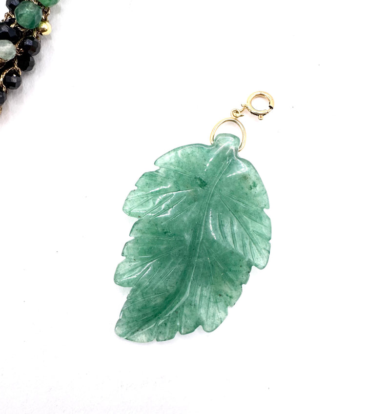 Bijou 2 en 1 au crochet FOGLIA | Collier ou Bracelet multi tours | Pendentif FEUILLE en pierre naturelle Aventurine - MTFORJEL
