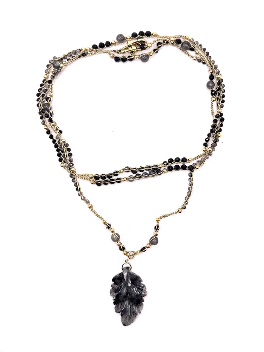 Bijou 2 en 1 au crochet FOGLIA | Collier ou Bracelet multi tours | Pendentif  FEUILLE en pierre naturelle Larvikite - MTFORJEL