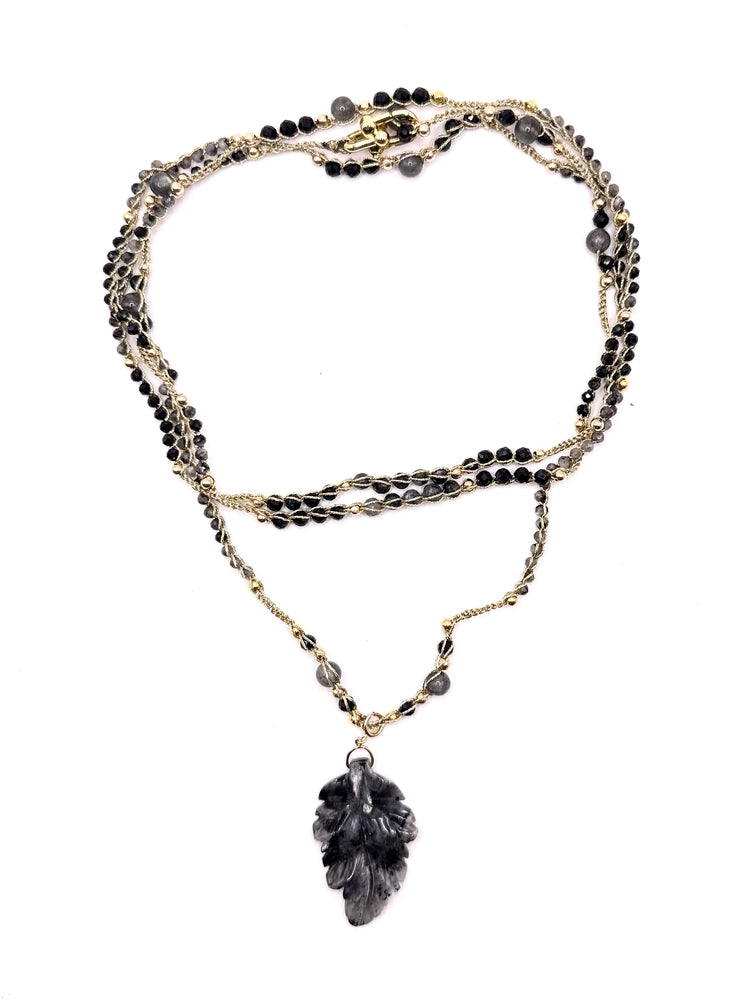 Bijou 2 en 1 au crochet FOGLIA | Collier ou Bracelet multi tours | Pendentif  FEUILLE en pierre naturelle Larvikite - MTFORJEL