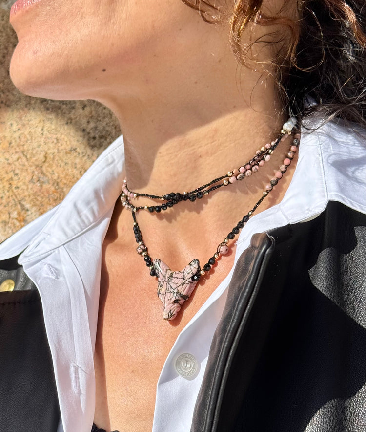 Collier au crochet SALVA LUPA 3 tours| Pendentif LOUP en pierre naturelle Rhodonite - MTFORJEL