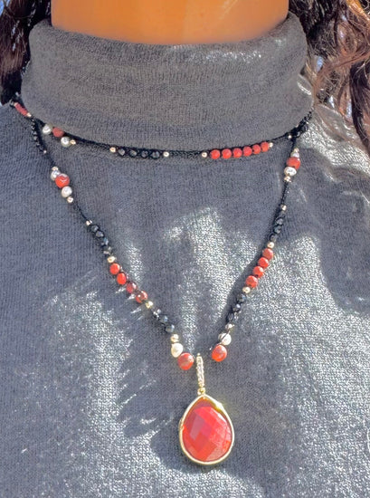 Collier au crochet multi rang GOCCIA | Pendentif  Goutte en pierre naturelle Jaspe rouge - MTFORJEL
