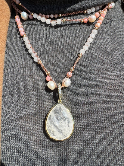 Collier au crochet multi rang GOCCIA | Pendentif  Goutte en pierre naturelle Quartz et pierre de soleil - MTFORJEL