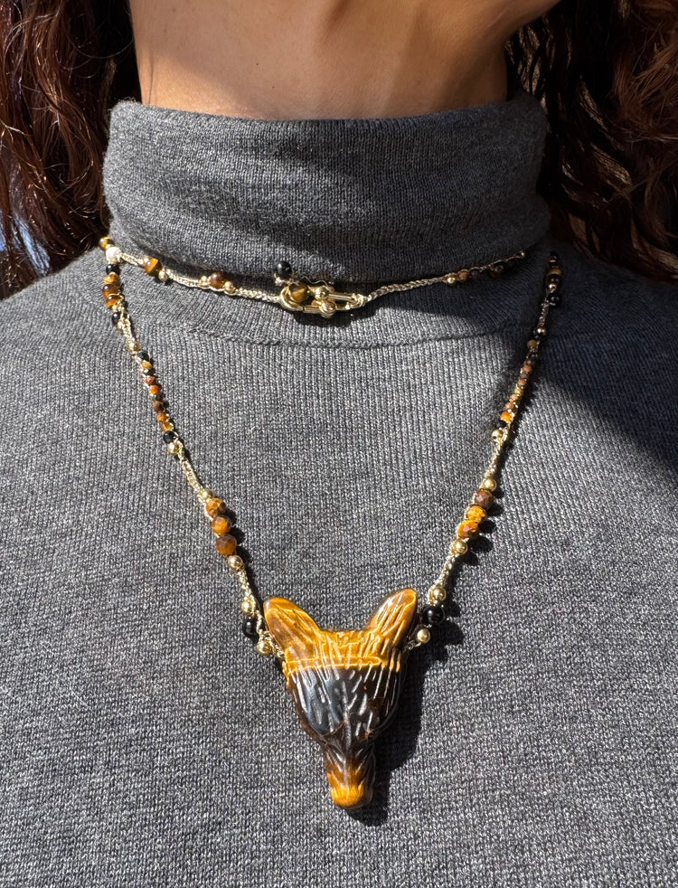 Collier au crochet SALVA LUPA 3 tours | Pendentif LOUP en pierre naturelle Œil de tigre - MTFORJEL